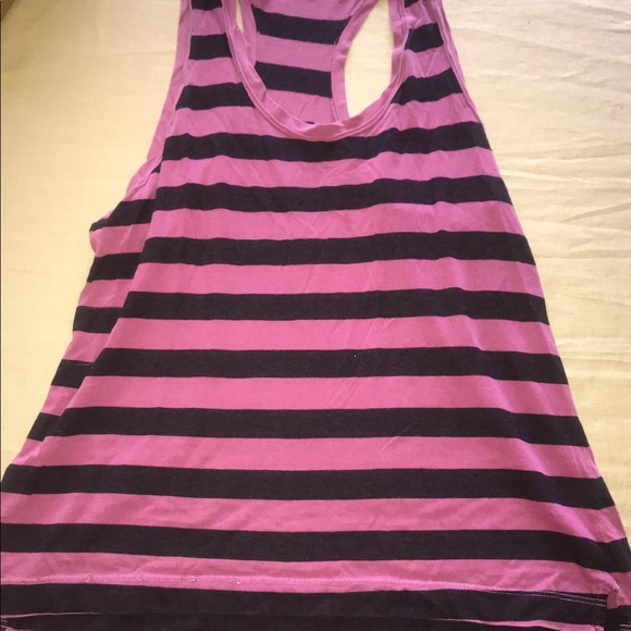 4 Splendid Tees, 3 Sz S and 1 Med (runs small) - Picture 5 of 5